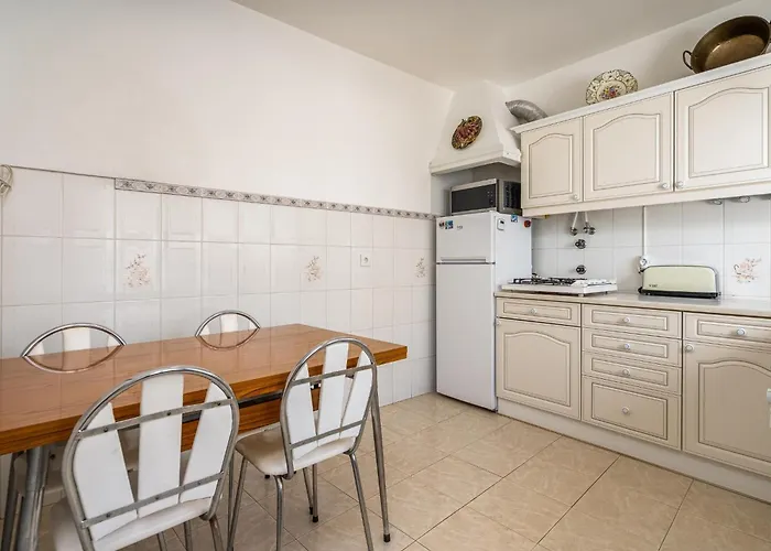 Appartement Traditional House By The #1979 *